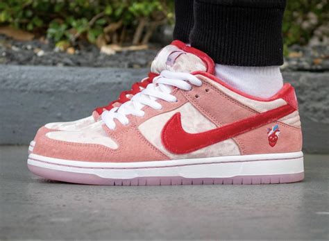 nike sb strangelove fake - sb dunk low valentine's day.